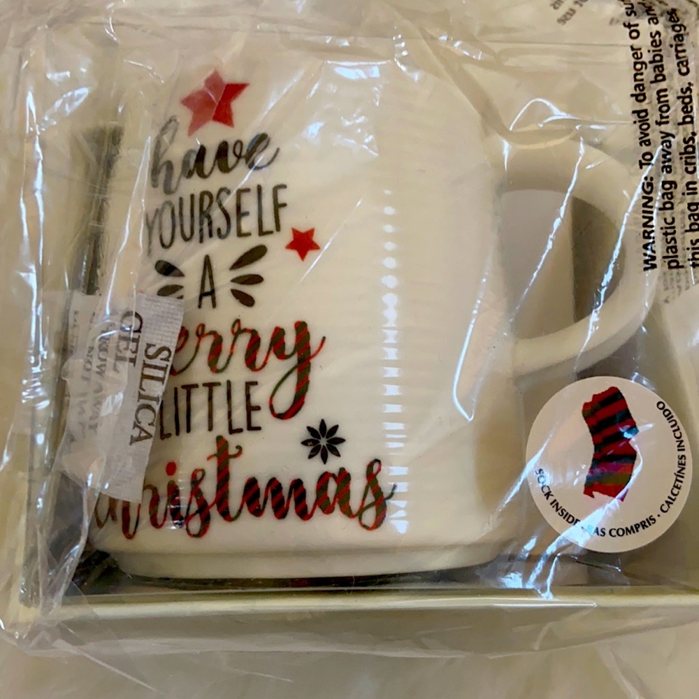 Ceramic cup and sock gift set